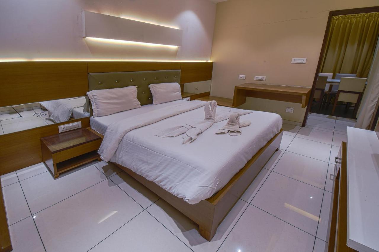 Hotel Ravikiran Kolhapur Εξωτερικό φωτογραφία