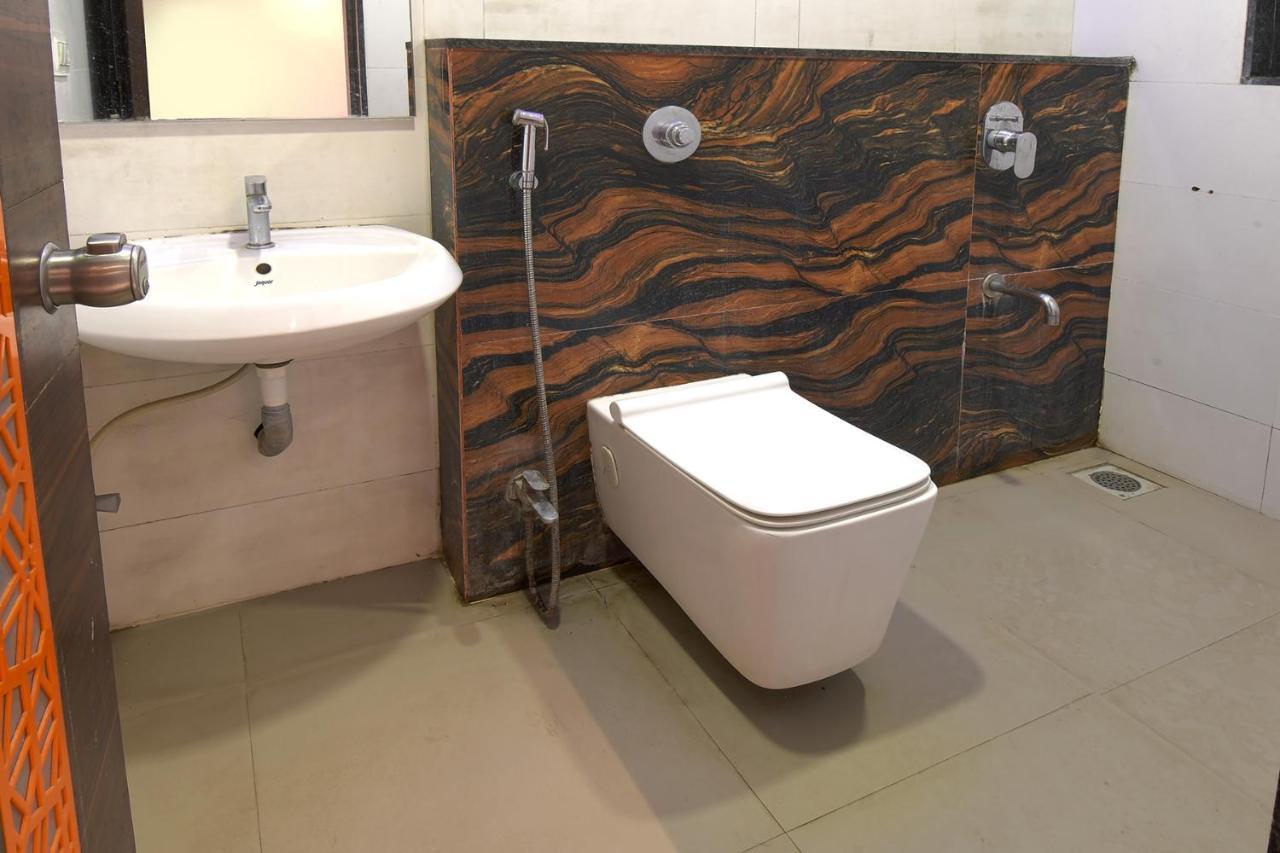 Hotel Ravikiran Kolhapur Εξωτερικό φωτογραφία
